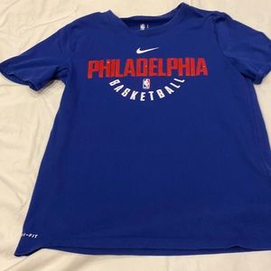 Philadelphia 76ers NBA brand tshirt.